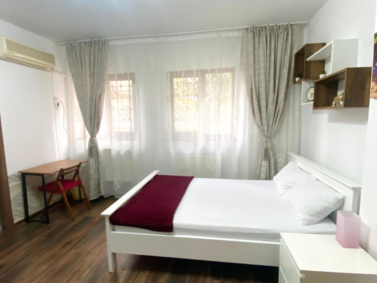 Apartment Charming Studio In Center Of Bucharest,ground Floor, Near Old Bucharest